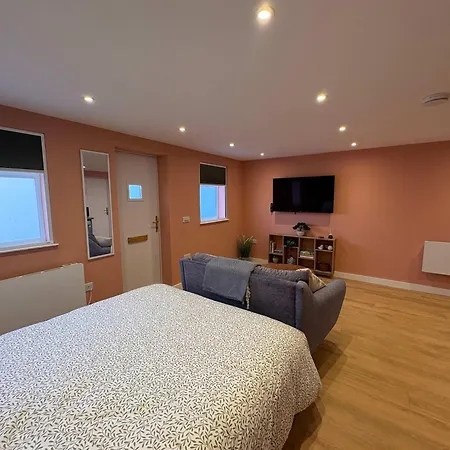 イン Flat In Seymour Road ブリストル