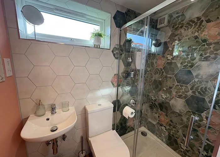 Flat In Seymour Road Apartment